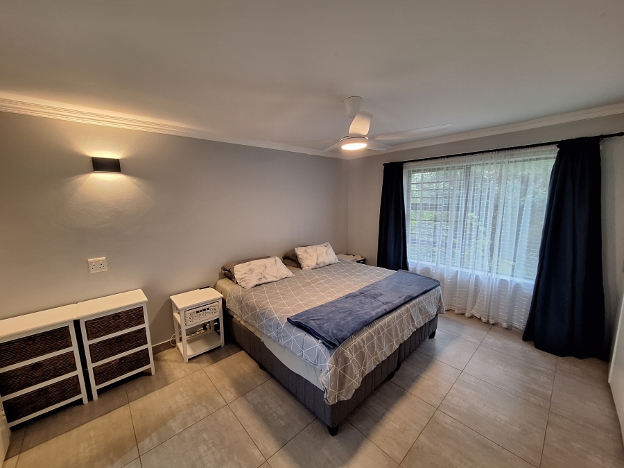 4 Bedroom Property for Sale in Wavecrest Eastern Cape